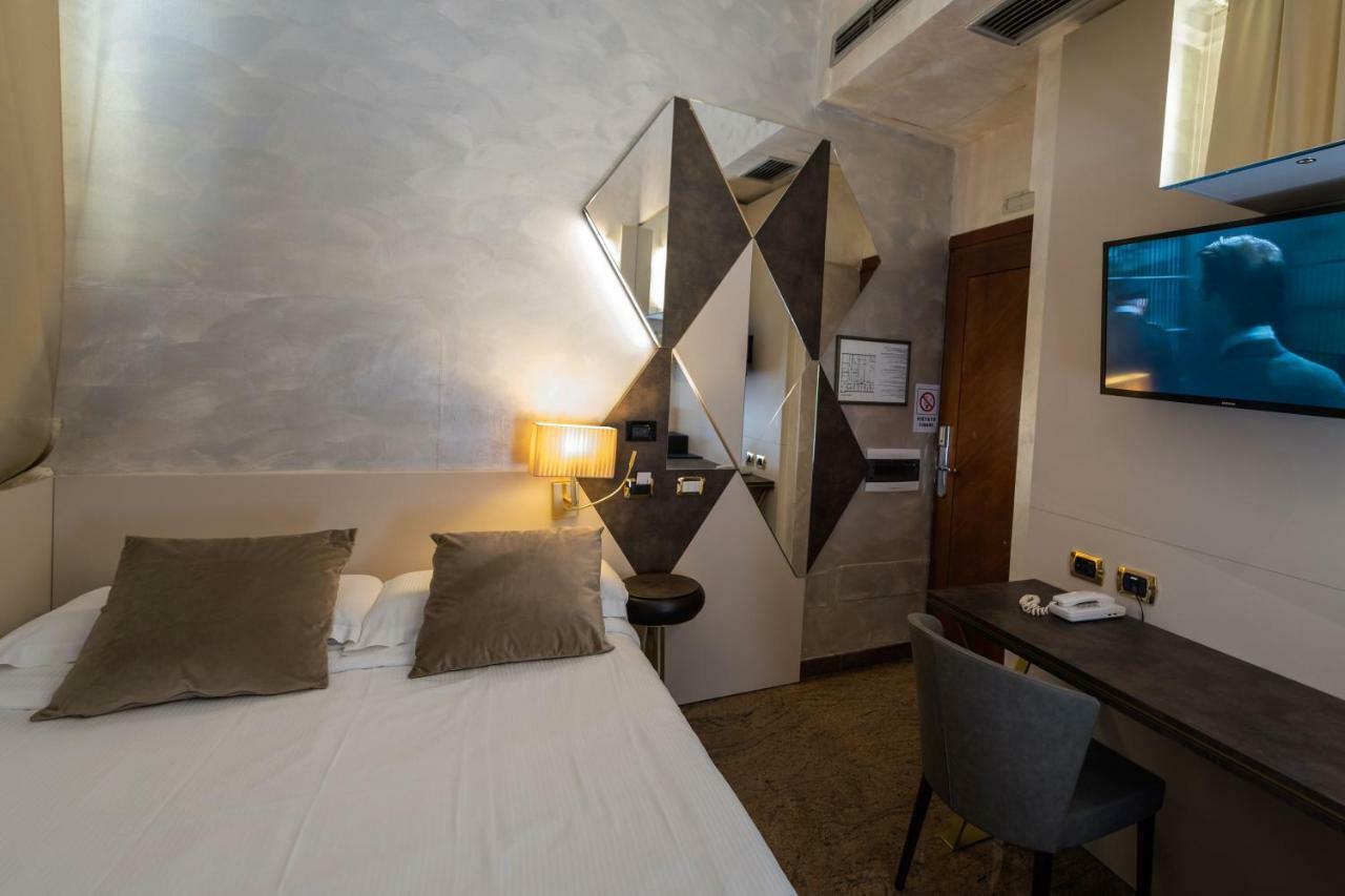 Hotel Mythos Milano Esterno foto