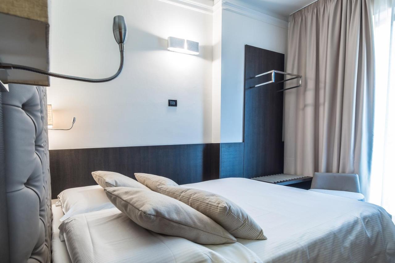 Hotel Mythos Milano Esterno foto