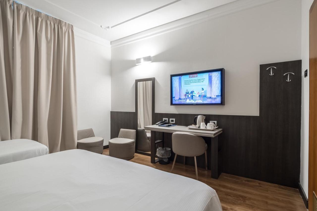 Hotel Mythos Milano Esterno foto